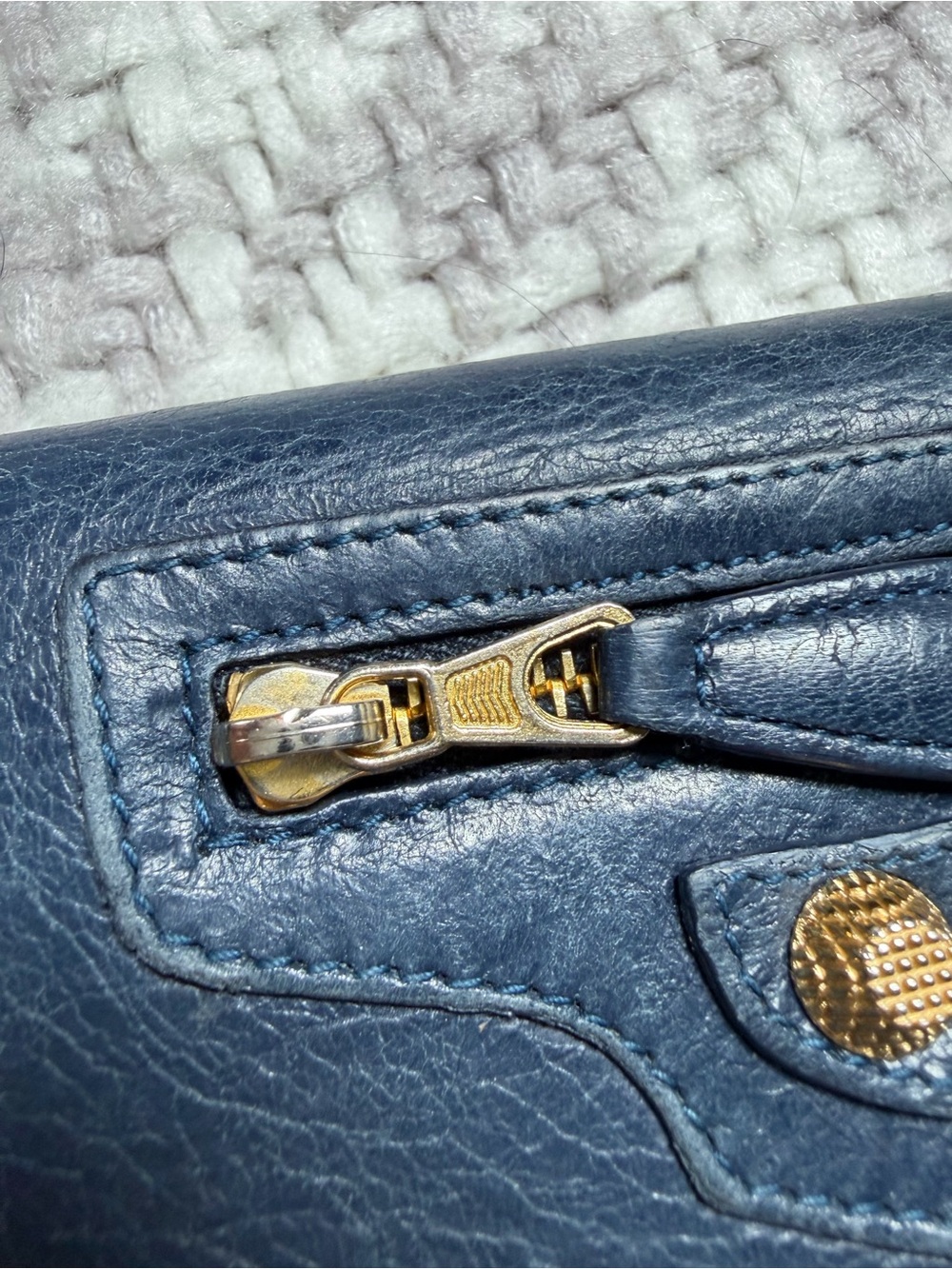 Authentic BALENCIAGA Anthracite Lambskin Leather Classic Money Wallet - Picture 4 of 16